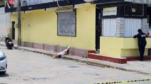 OTRO MÁS: A balazos, ejecutan a gerente de restaurante en la Región 94 de  Cancún | Noticaribe