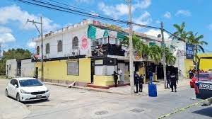 OTRO MÁS: A balazos, ejecutan a gerente de restaurante en la Región 94 de  Cancún | Noticaribe
